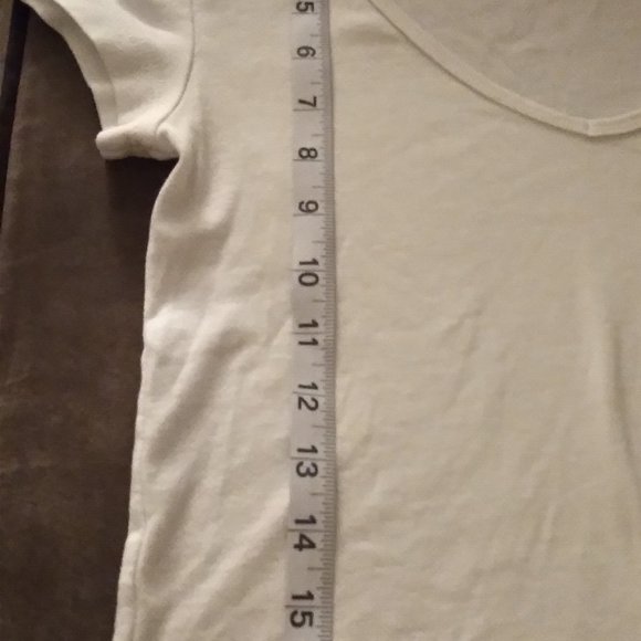 WILD FABLE SHORT SLEEVE V NECK CROPPED TEE - Picture 3 of 4